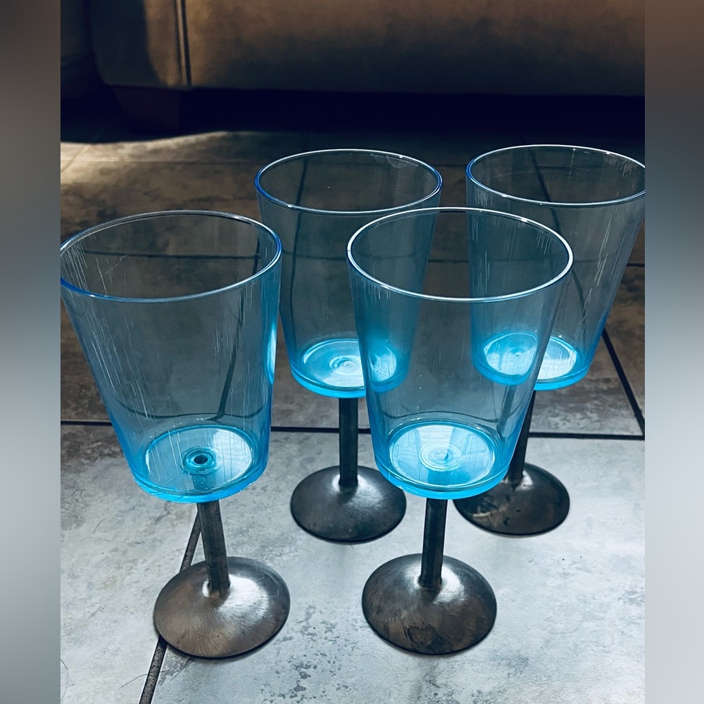 Plastic glasses